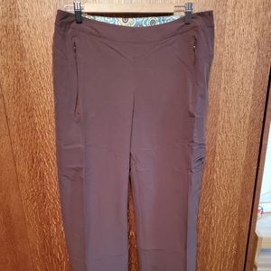 Title Nine Women's 14 Brown Capri Travel Pant